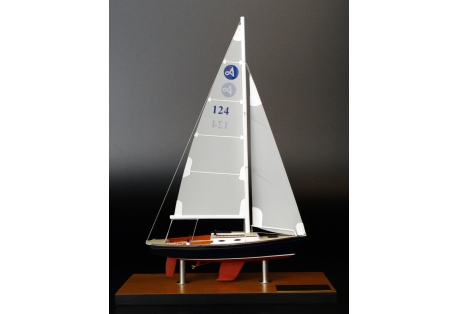 Alerion Express 28 sailboat model