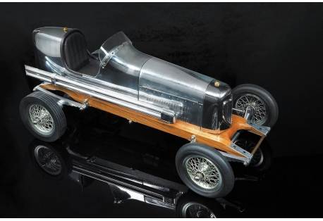 Exact Car Model Replica Scaled 1:8 of 1930's Bantam Midget Spindizzy 