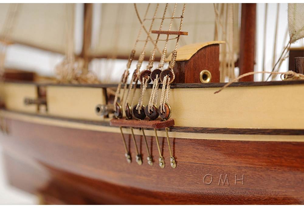 Harvey Baltimore Clipper Tall Ship 35" Built Wooden Model Boat Varnish Assembled 