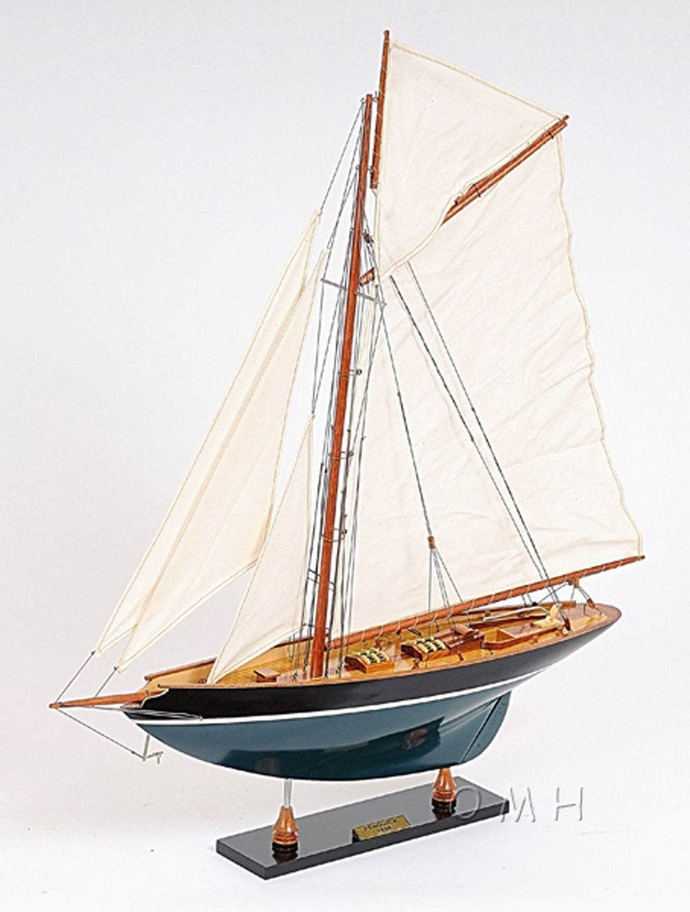Pen Duick Wooden Sailboat Legendary Racing Model Replica, Ship Decoration
