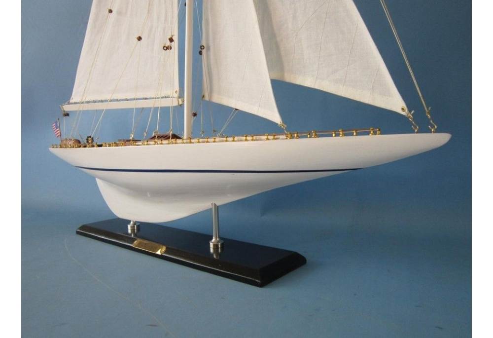 Yacht Rainbow Wooden Sailboat Model Scaled For Decoration