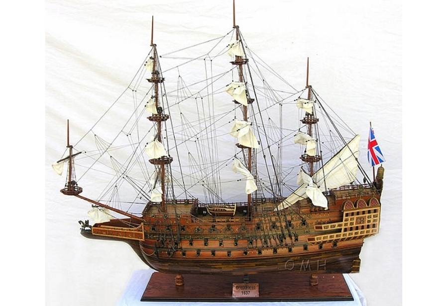 Handcrafted Model Ships Flying Cloud 7 in. Decorative Tall Model Ship