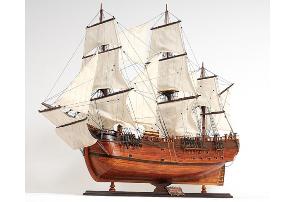 hms-endeavour-tall-ship-model