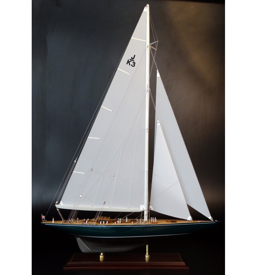shamrock-v-1930-sails
